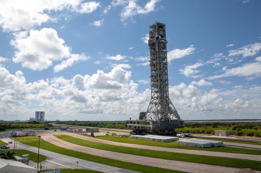 Mobile Launcher Back to Pad 39B