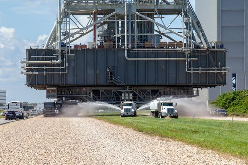 Mobile Launcher Back to Pad 39B