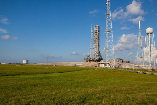 Mobile Launcher Back to Pad 39B