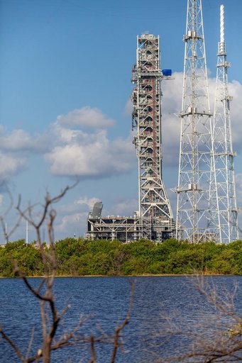 Mobile Launcher Back to Pad 39B