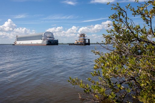 SLS Core Stage Pathfinder Barge Approaches KSC