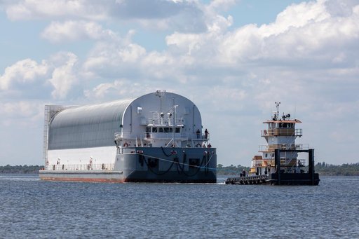 SLS Core Stage Pathfinder Barge Approaches KSC
