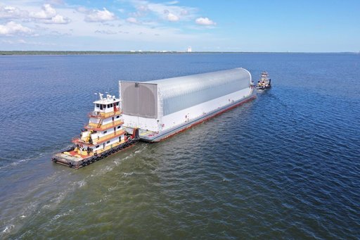 SLS Core Stage Pathfinder Barge Approaches KSC