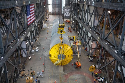 Core Stage Pathfinder Training Month - Lift into High Bay 3