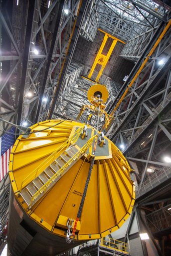 Core Stage Pathfinder Training Month - Lift into High Bay 3