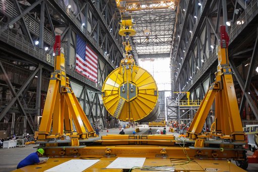 Core Stage Pathfinder Training Month - Lift into High Bay 3