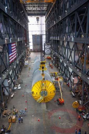 Core Stage Pathfinder Training Month - Lift into High Bay 3