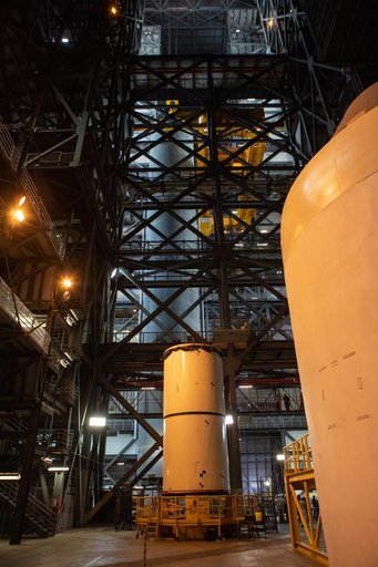 Core Stage Pathfinder Training Month - Lift into High Bay 3