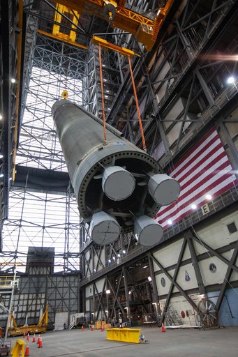 Core Stage Pathfinder Training Month - Lift into High Bay 3