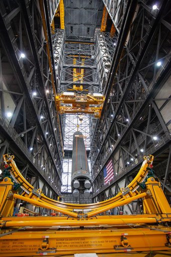 Core Stage Pathfinder Training Month - Lift into High Bay 3