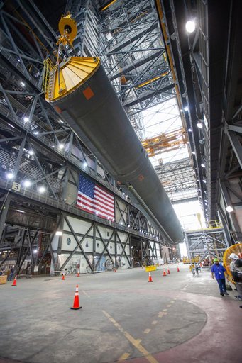 Core Stage Pathfinder Training Month - Lift into High Bay 3