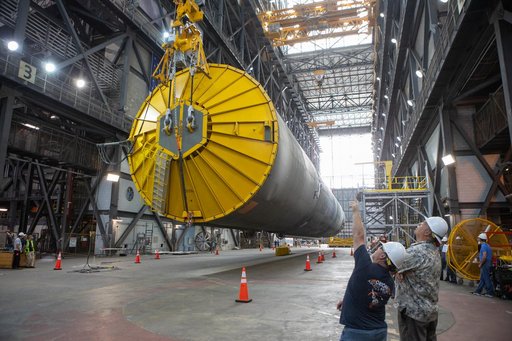 Core Stage Pathfinder Training Month - Lift into High Bay 3