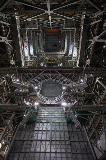 Core State Pathfinder Training Month - Lift into High Bay 3