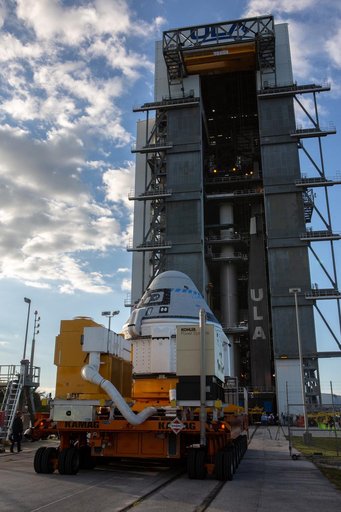 CCP Boeing CST-100 Starliner OFT Rollout - Lift and Mate