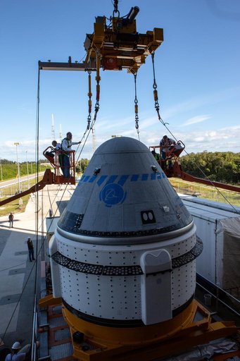 CCP Boeing CST-100 Starliner OFT Rollout - Lift and Mate