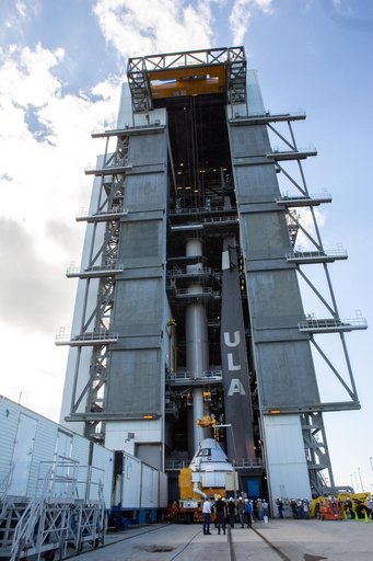 CCP Boeing CST-100 Starliner OFT Rollout - Lift and Mate