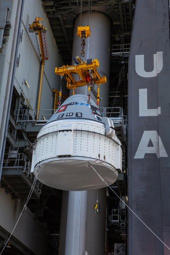 CCP Boeing CST-100 Starliner OFT Rollout - Lift and Mate