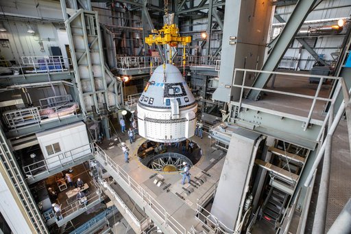 CCP Boeing CST-100 Starliner OFT Rollout - Lift and Mate