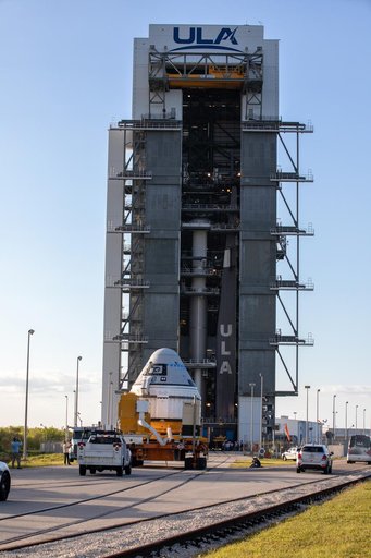 CCP Boeing CST-100 Starliner OFT Rollout - Arrival at VIF, Pad