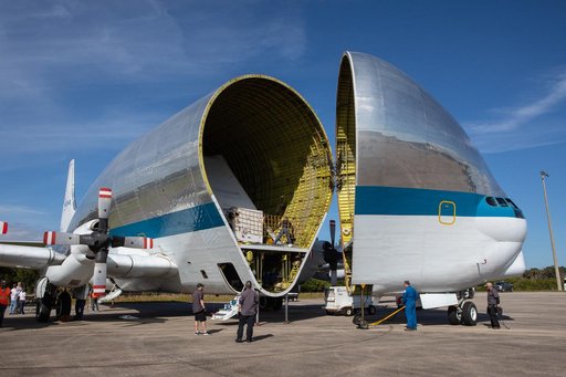 Orion CSM Load onto Guppy