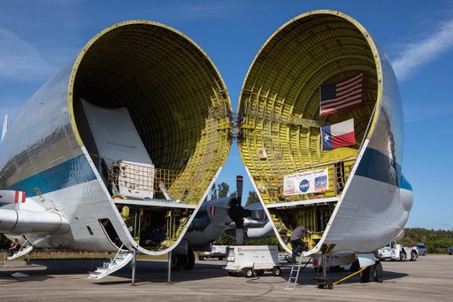 Orion CSM Load onto Guppy