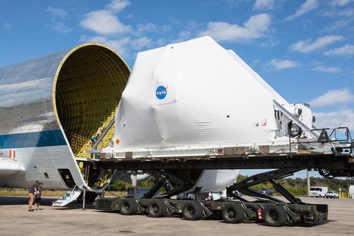 Orion CSM Load onto Guppy