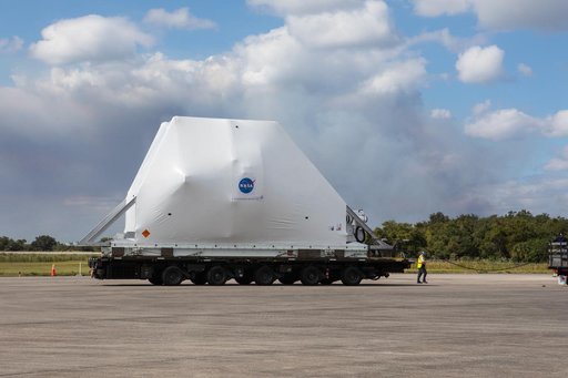 Orion CSM Load onto Guppy