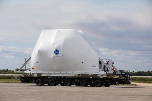 Orion CSM Load onto Guppy
