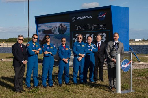 Administrator with Astronauts and KSC Center Director Briefing