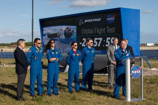 Administrator with Astronauts and KSC Center Director Briefing