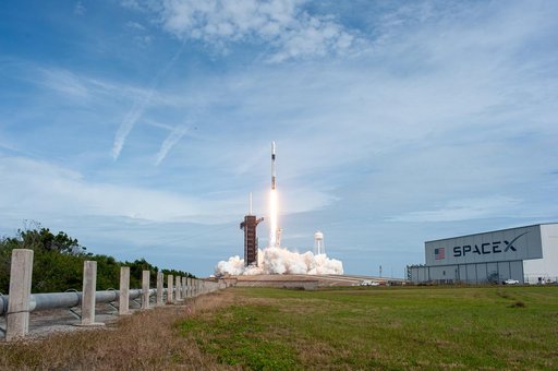 SpaceX In-Flight Abort Test - Liftoff