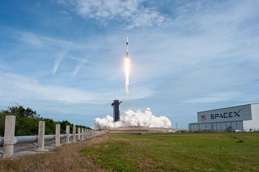 SpaceX In-Flight Abort Test - Liftoff
