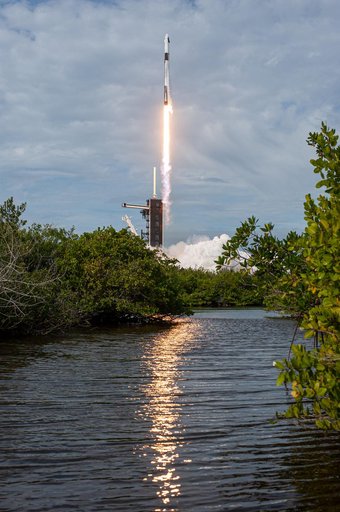 SpaceX In-Flight Abort Test - Liftoff
