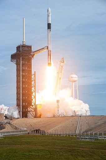 SpaceX In-Flight Abort Test - Liftoff
