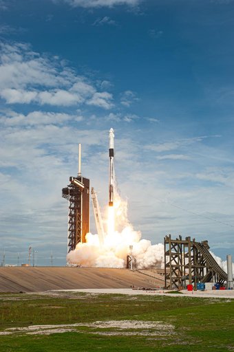 SpaceX In-Flight Abort Test - Liftoff
