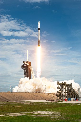 SpaceX In-Flight Abort Test - Liftoff