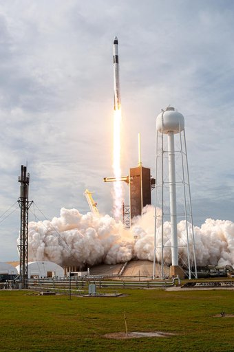 SpaceX In-Flight Abort Test - Liftoff