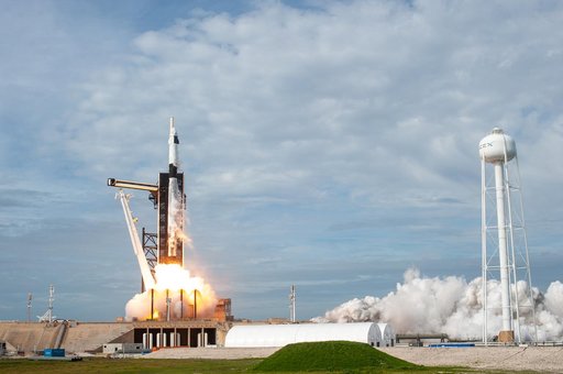 SpaceX In-Flight Abort Test - Liftoff
