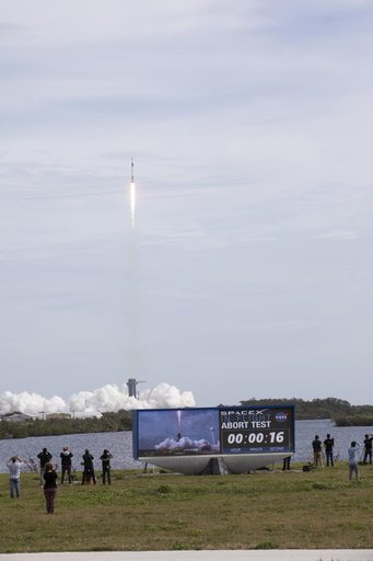 SpaceX In-Flight Abort Test - Launch, Press Site