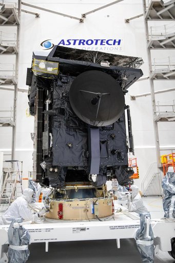 Solar Orbiter Encapsulation at Astrotech