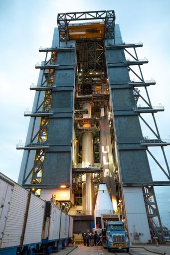 Solar Orbiter Spacecraft Lift and Mate