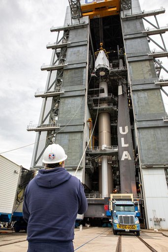 Solar Orbiter Spacecraft Lift and Mate