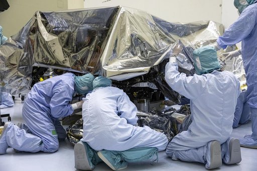 Mars 2020 Rover Unbagging in PHSF