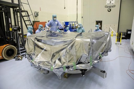Mars 2020 Rover Unbagging in PHSF