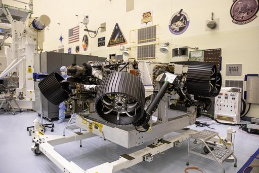 Mars 2020 Rover Processing in PHSF - Cleaning