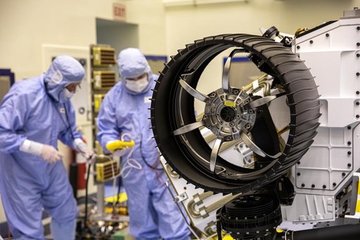 Mars 2020 Rover Processing in PHSF - Cleaning