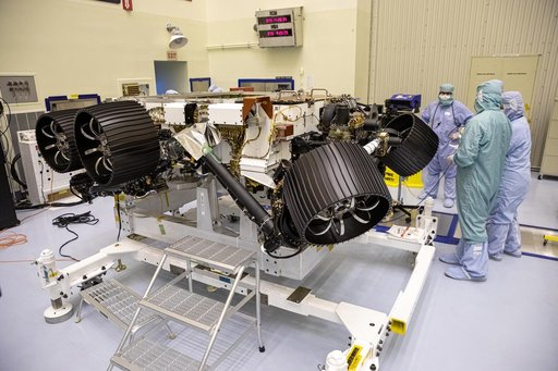 Mars 2020 Rover Processing in PHSF - Cleaning