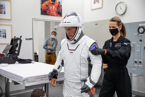 SpaceX Demo-2 Astronaut Suit-Up
