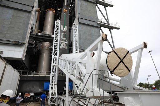 Mars 2020 SRB 2 Lift and Mate