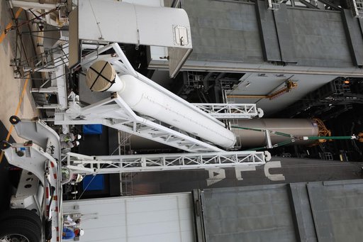 Mars 2020 SRB 2 Lift and Mate